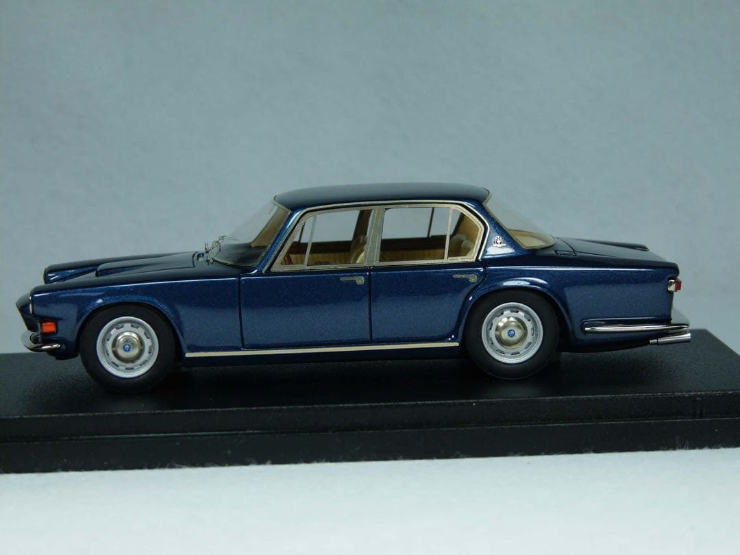 ＢＢＲ　マセラティ　クアトロポルテ　１９６５年　ダークブルー