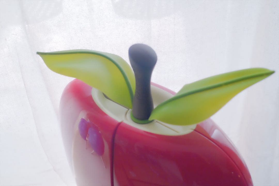 リンゴ型テレビ　ブラウン管　hannspree スペースエイジ　レトロポップ