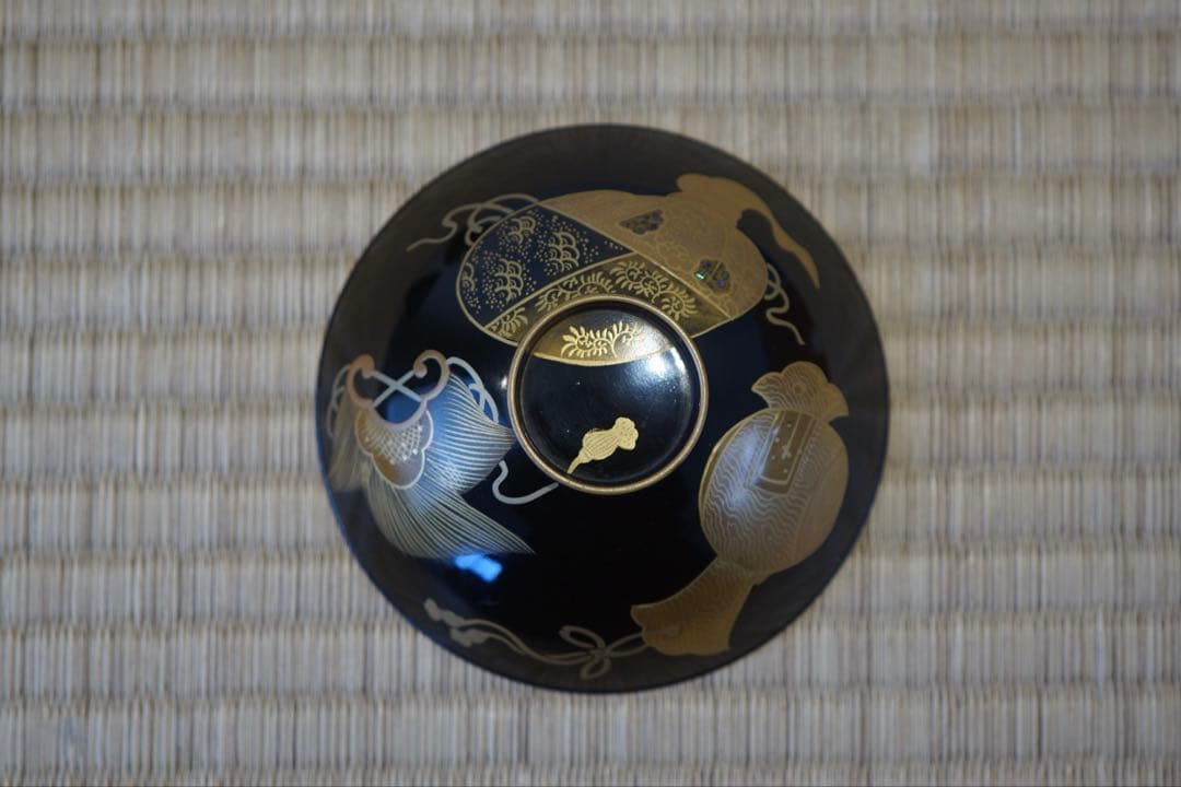 金蒔絵・螺鈿細工 宝尽くし文様 黒漆 吸物椀 2客 軽量 / 木製漆器 茶懐石