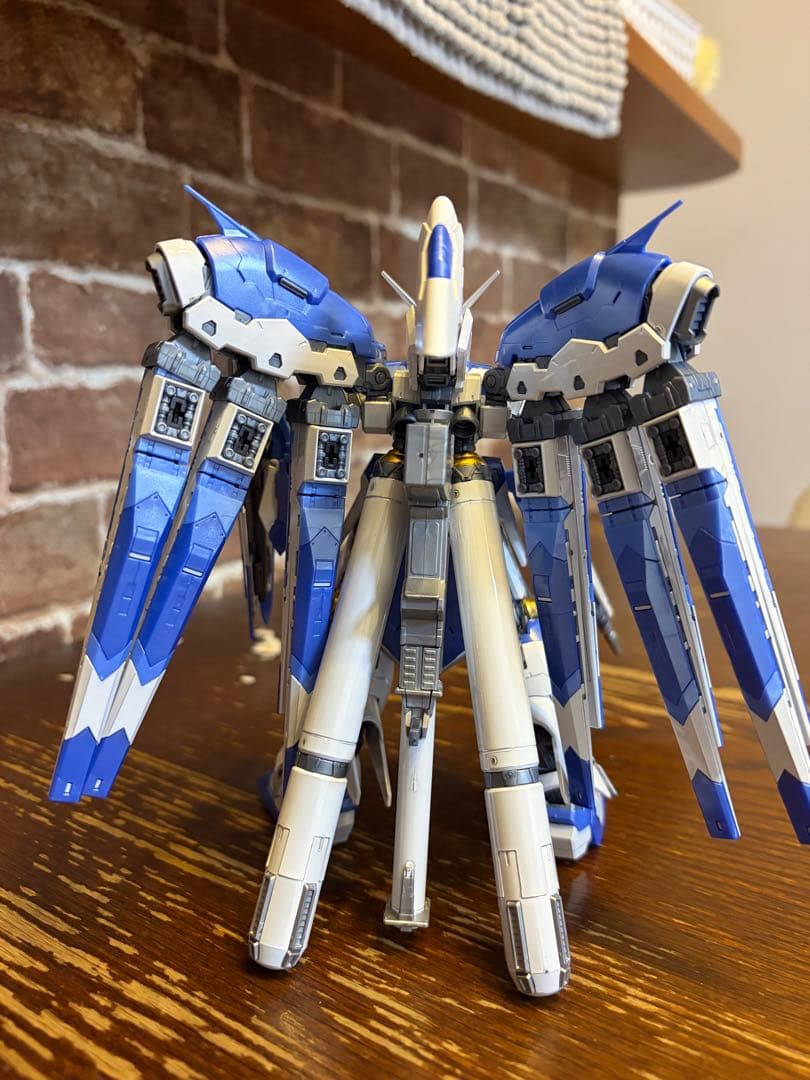 RG ハイニューガンダム　チタニウムフィニッシュ　水転写デカール付き