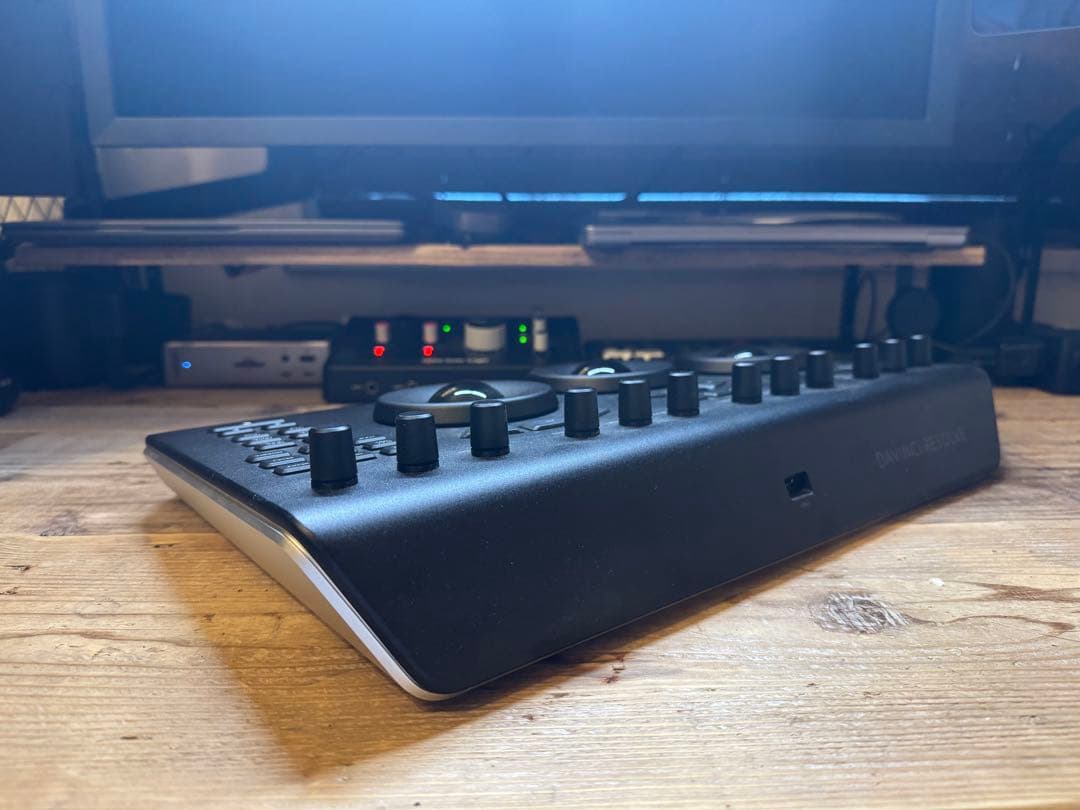 【24年購入・ほぼ未使用】DaVinci Resolve Micro Panel