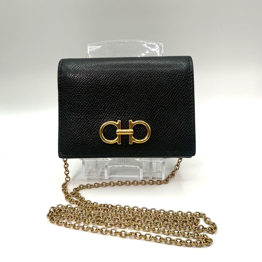 フェラガモ チェーンウォレット ガンチーニ ブラック