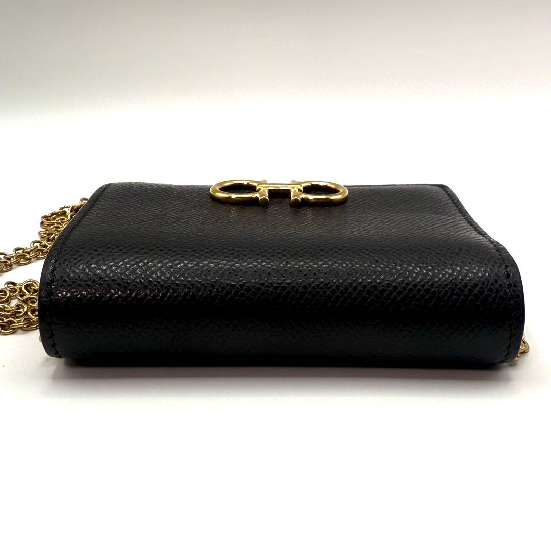 フェラガモ チェーンウォレット ガンチーニ ブラック