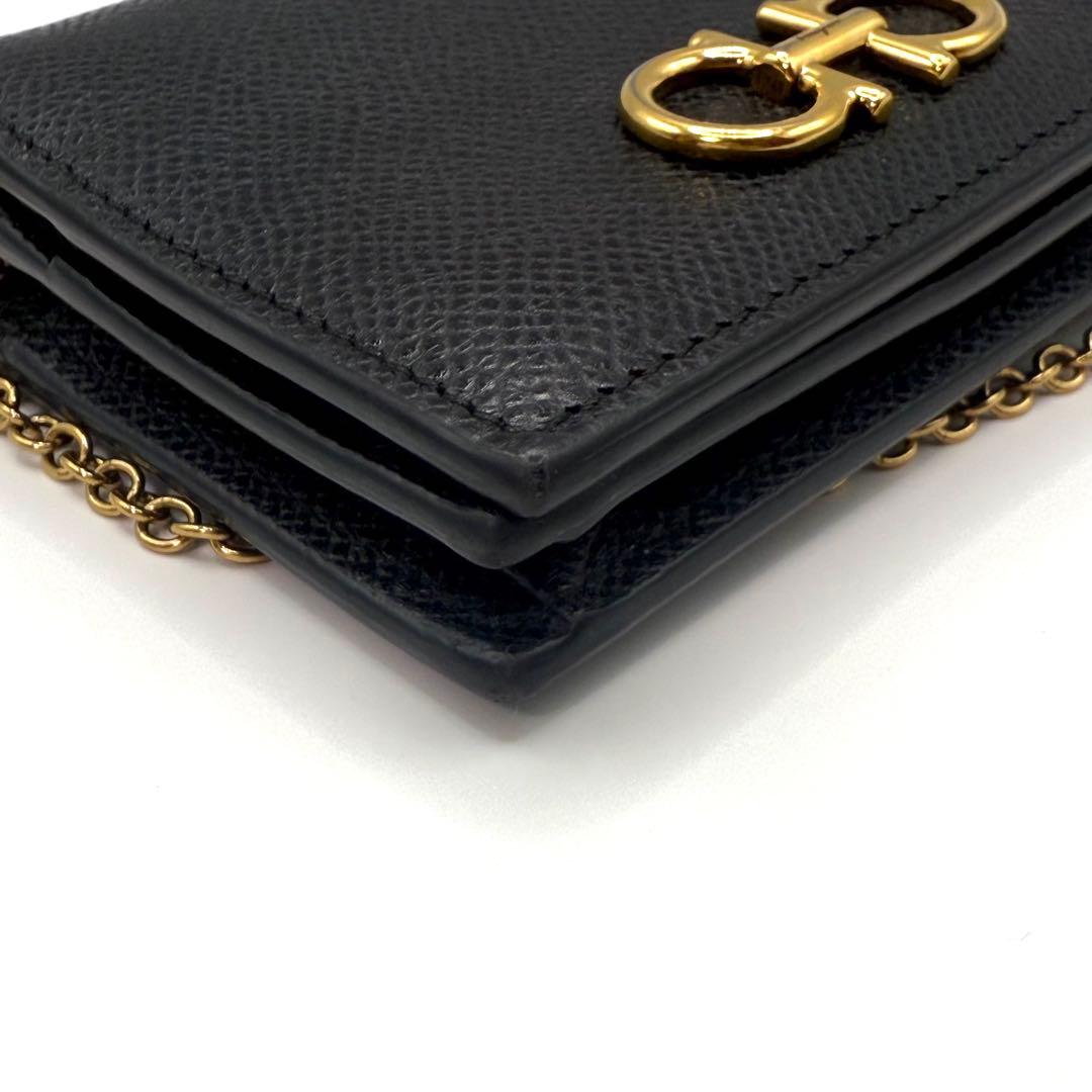 フェラガモ チェーンウォレット ガンチーニ ブラック