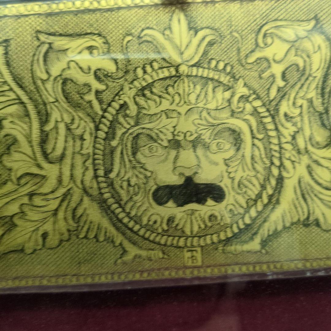 イタリアだったと思います。ガラスのプレートです。