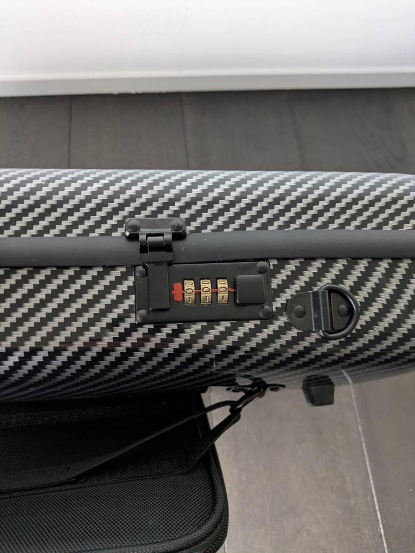 【未使用品】バイオリンケース（カーボンファイバー）