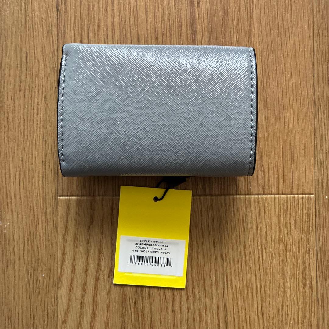 【未使用品】マークジェイコブス スナップショット 三つ折り財布 グレー