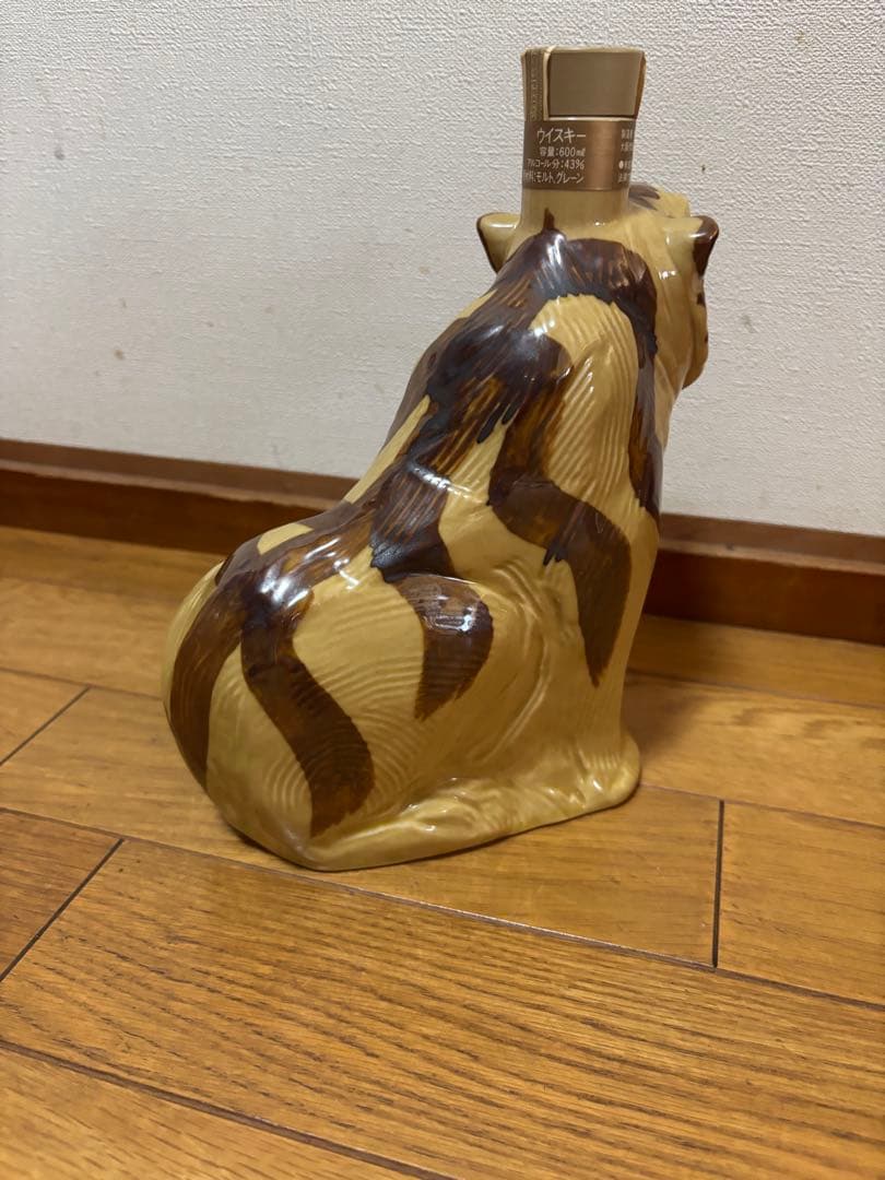 【未開栓】干支 寅 虎 陶器 ウイスキー サントリー ローヤル12年