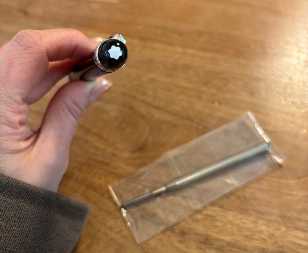 Montblanc モンブラン　ボールペン 黒 替え芯付き