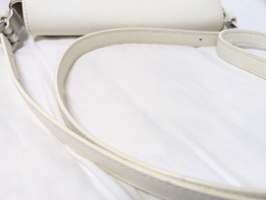 Burberry バーバリー ショルダーバッグ ノバチェック 斜め掛け レザー