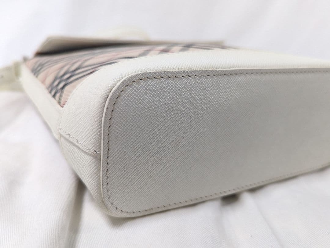 Burberry バーバリー ショルダーバッグ ノバチェック 斜め掛け レザー