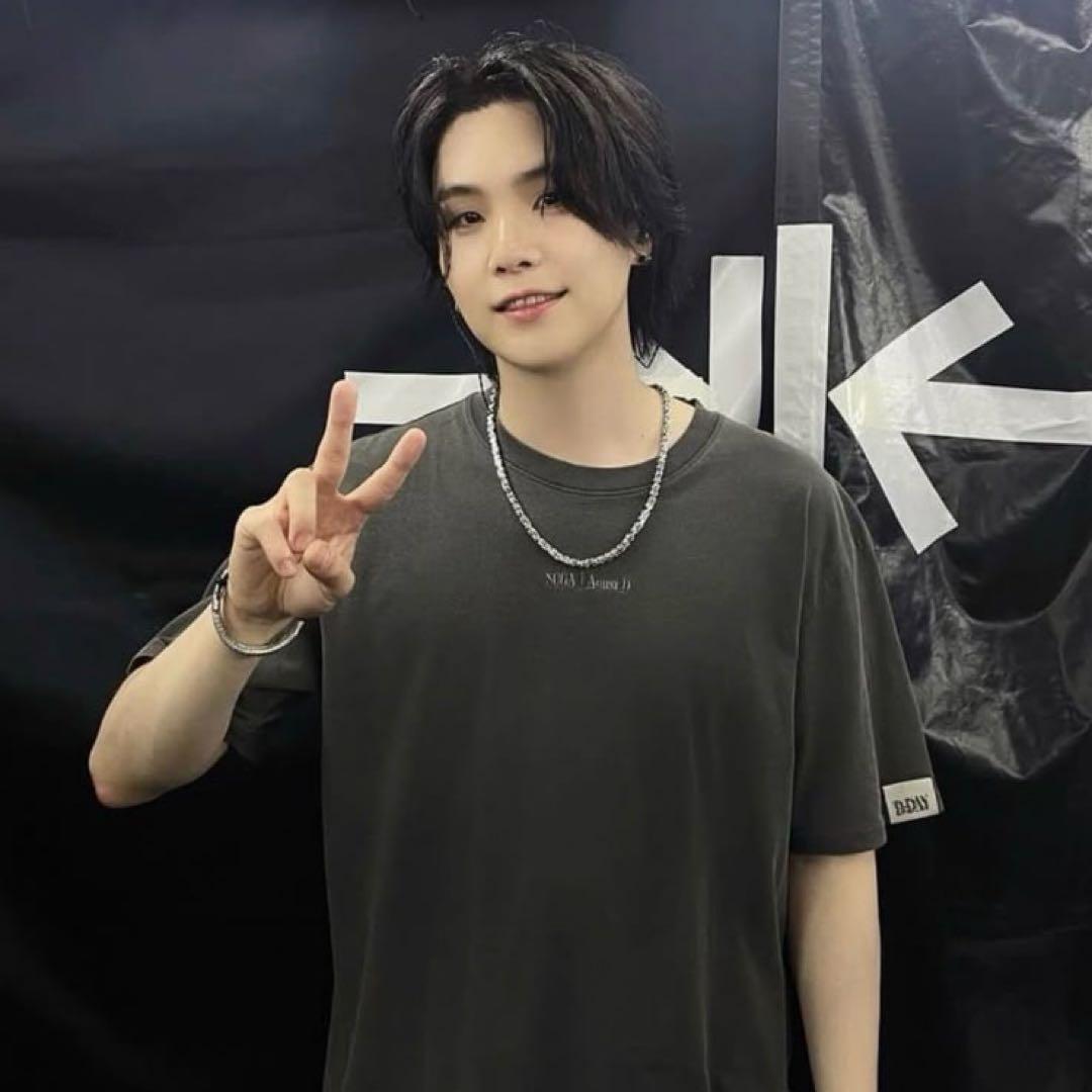 SUGA ツアーグッズ　Tシャツ　タオル