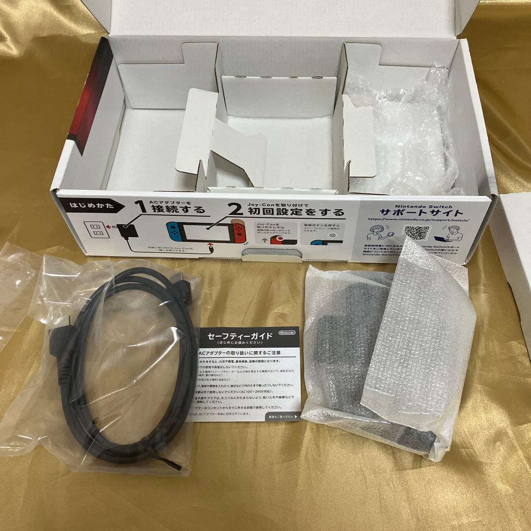 匿名配送　Nintendo Switch 本体　付属品完備