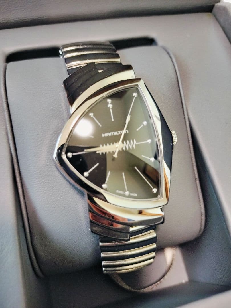 試着のみ超美品！2025年6月購入箱ギャンティー付き　ハミルトン　ベンチュラ