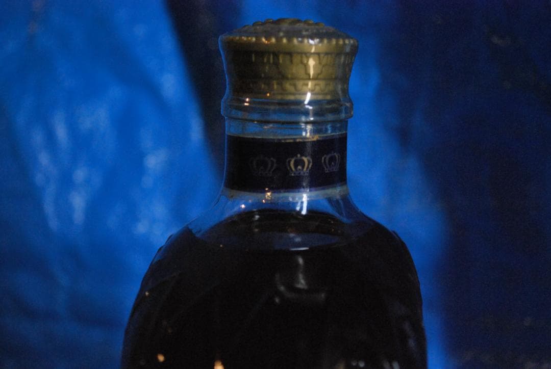 古酒ウイスキーCrown750ml未開栓の出品です。