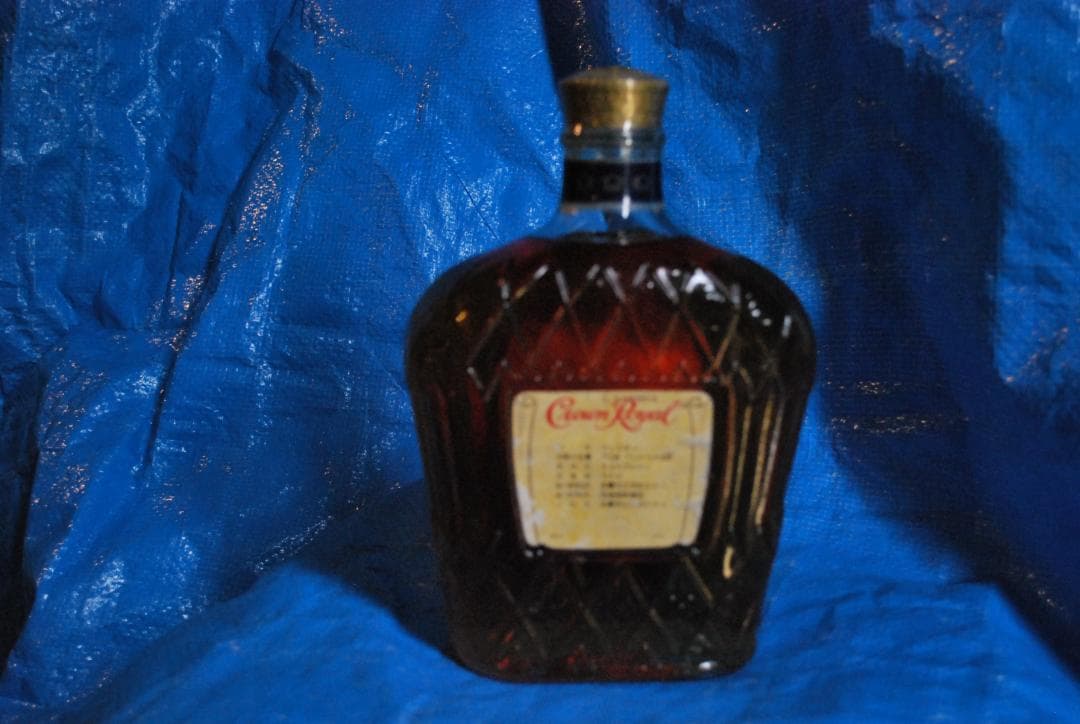 古酒ウイスキーCrown750ml未開栓の出品です。