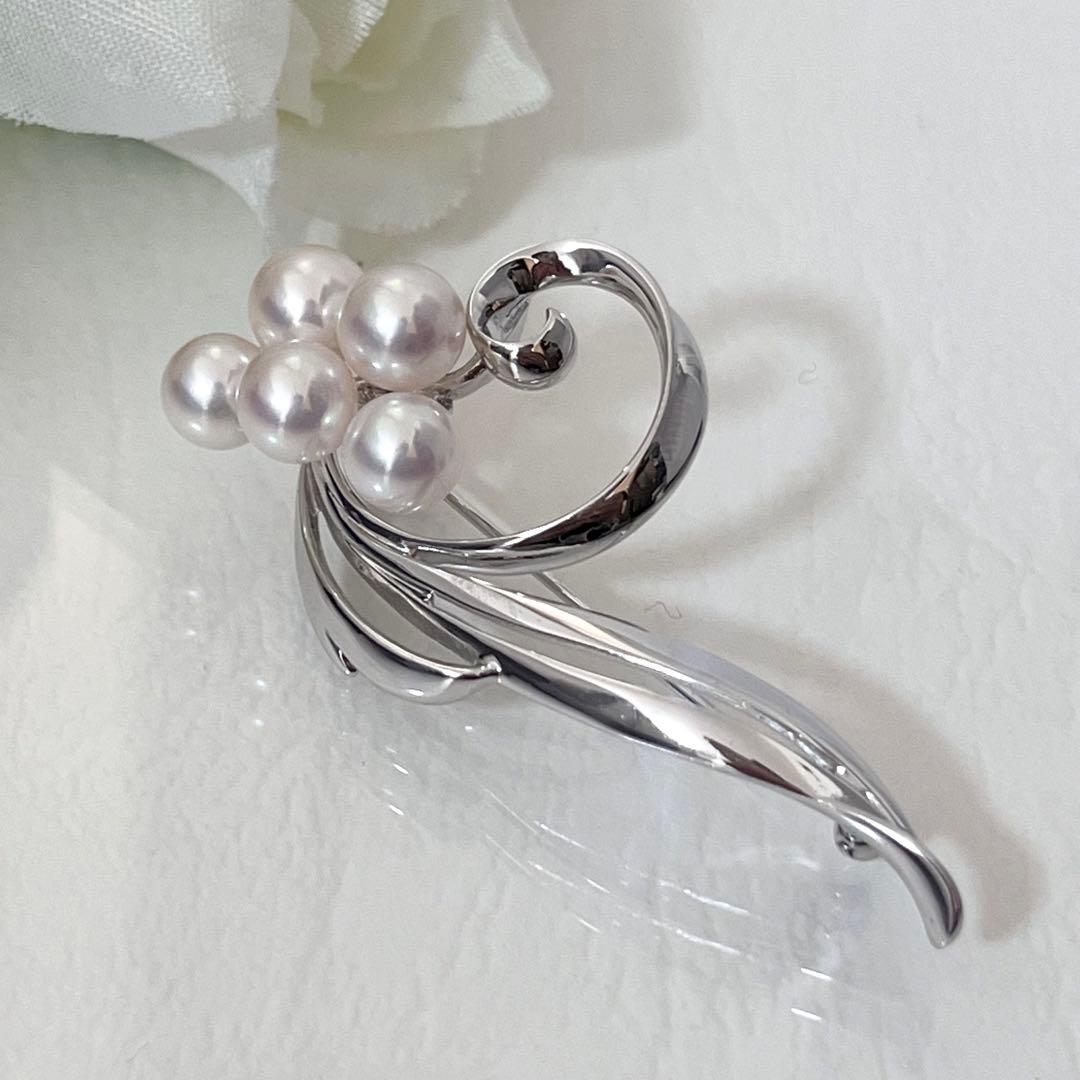 ☆美品☆ミキモト　5珠　シルバー　ブローチ　皇室御用達ブランド