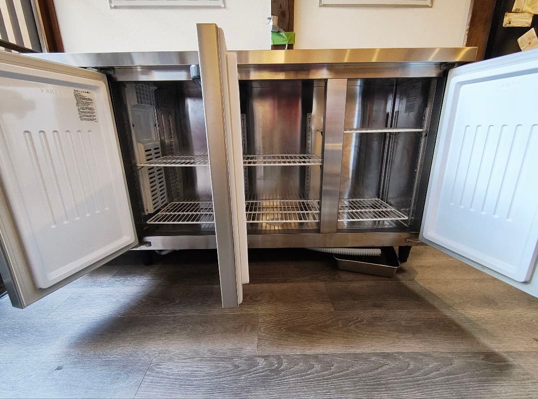 ２０２３年　美品動作確認済み　福島ガリレイコールドテーブル３ドア冷蔵庫　100V