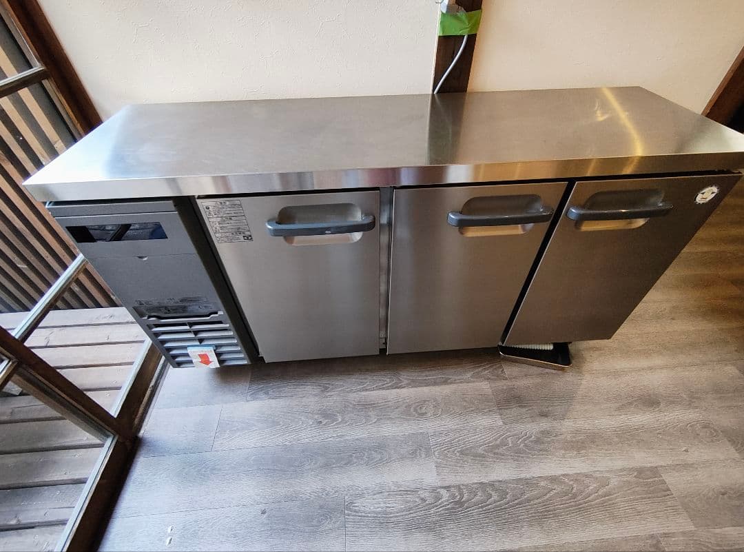 ２０２３年　美品動作確認済み　福島ガリレイコールドテーブル３ドア冷蔵庫　100V