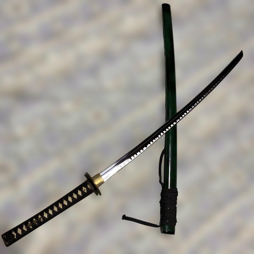 上級居合大刀 黒柄 十字透し丸鍔 緑暈し呂鞘