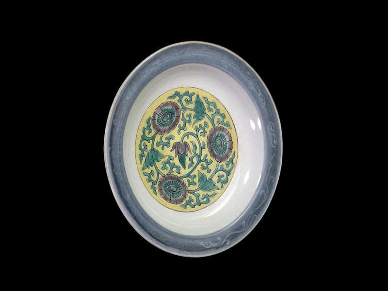 古伊万里　墨弾に雲龍　色絵　花に唐草の図　６寸皿　B130AS-DBc