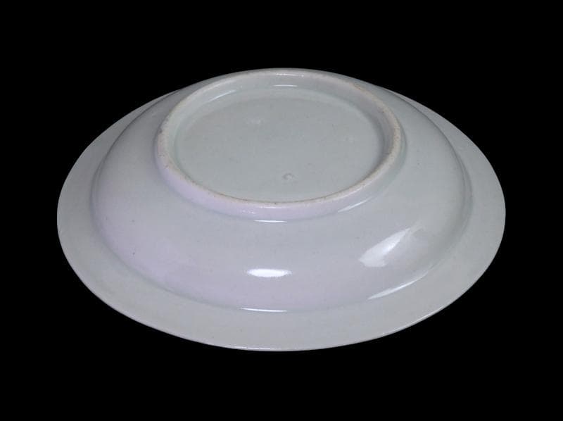 古伊万里　墨弾に雲龍　色絵　花に唐草の図　６寸皿　B130AS-DBc