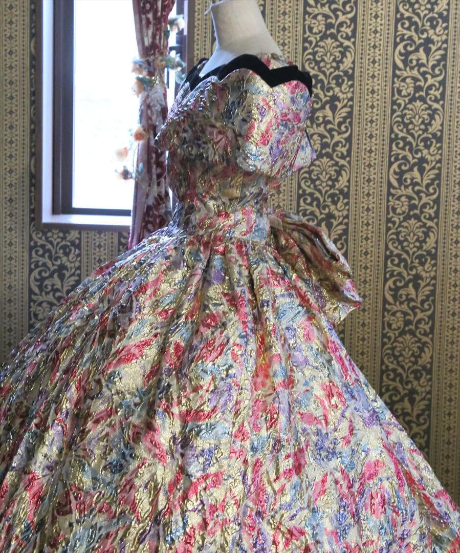 578舞台衣装にファンシー高級ウエディングドレス9号Mサイズオフショルダー