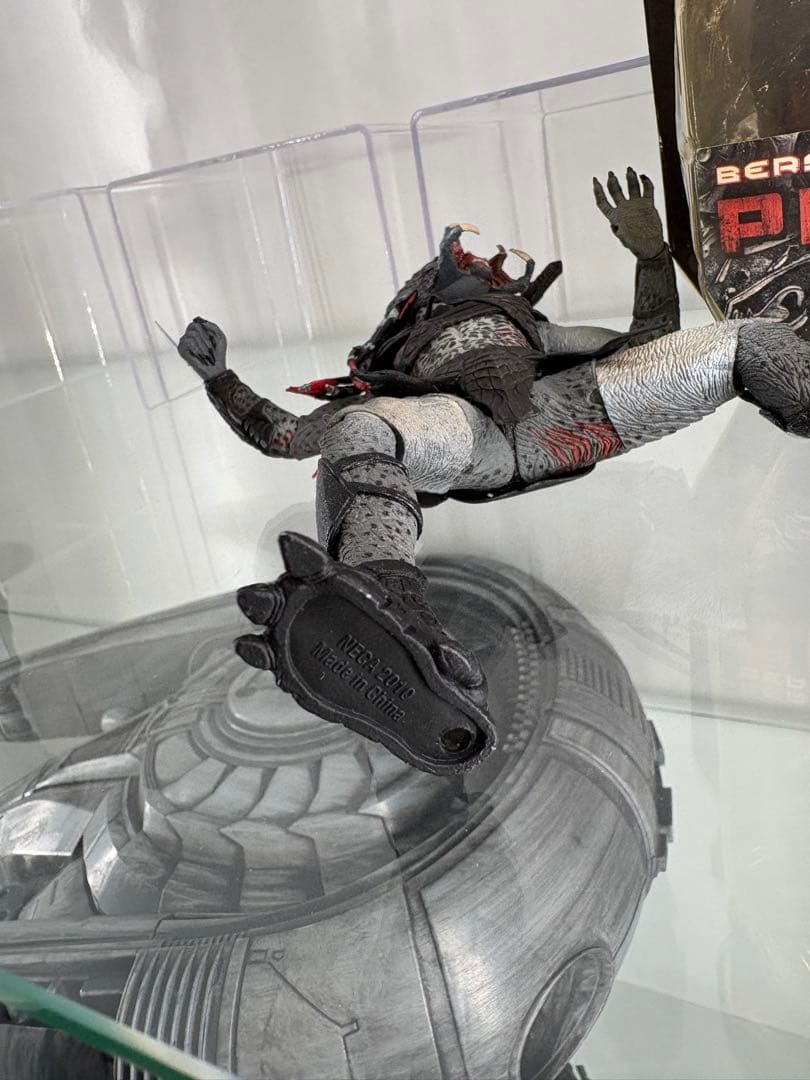 ネカ　プレデターズ　バーサーカープレデター