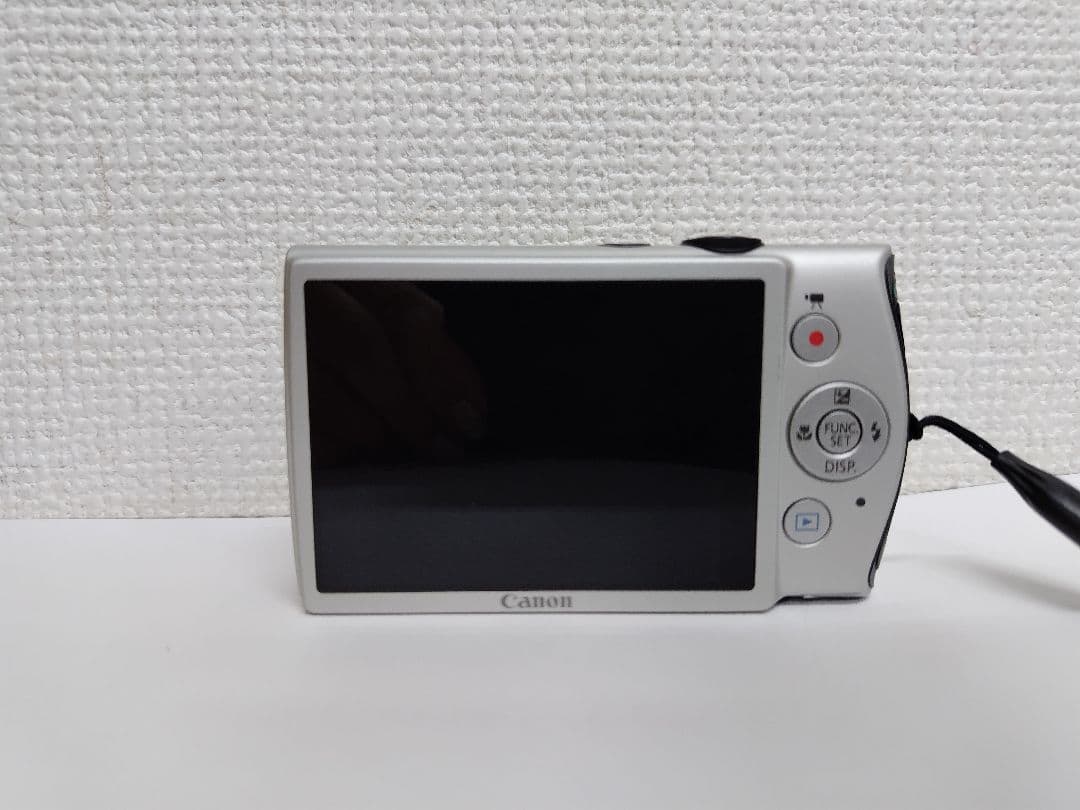 ゆ*な様 Canon IXY 600F シルバー デジタルカメラ 本体と充電器
