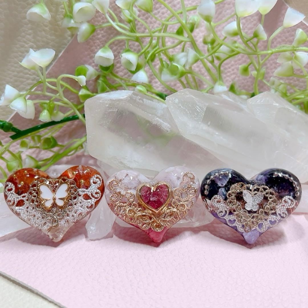 癒しのオルゴナイト❤️ミルキークンツァイト＋ラリマー＋ゴールドストーンのハート型♡