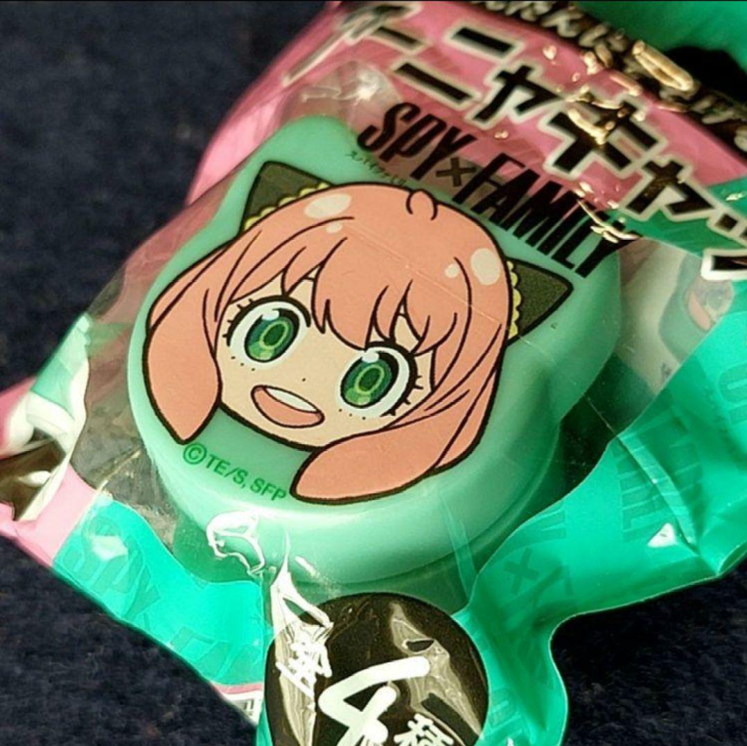 アーニャペットボトルキャップ　東京リベンジャーズ×キティパスケース　狗巻棘バッジ