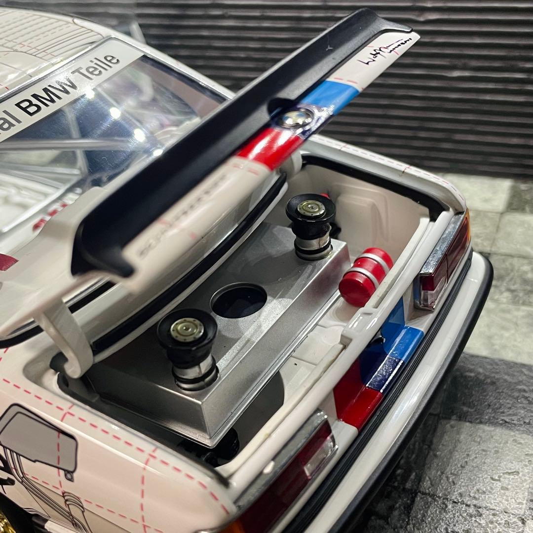 1/18 ディーラー特注 AUTOart BMW 635 CSi (E24)