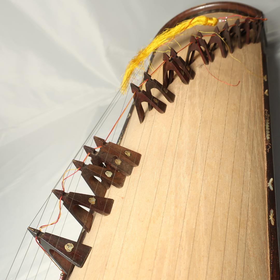 ベトナム民族楽器 ダン・トラン ハードケース付 17弦 エスニック琴 螺鈿細工