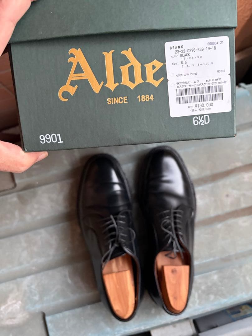 Alden ブラック ドレスシューズ