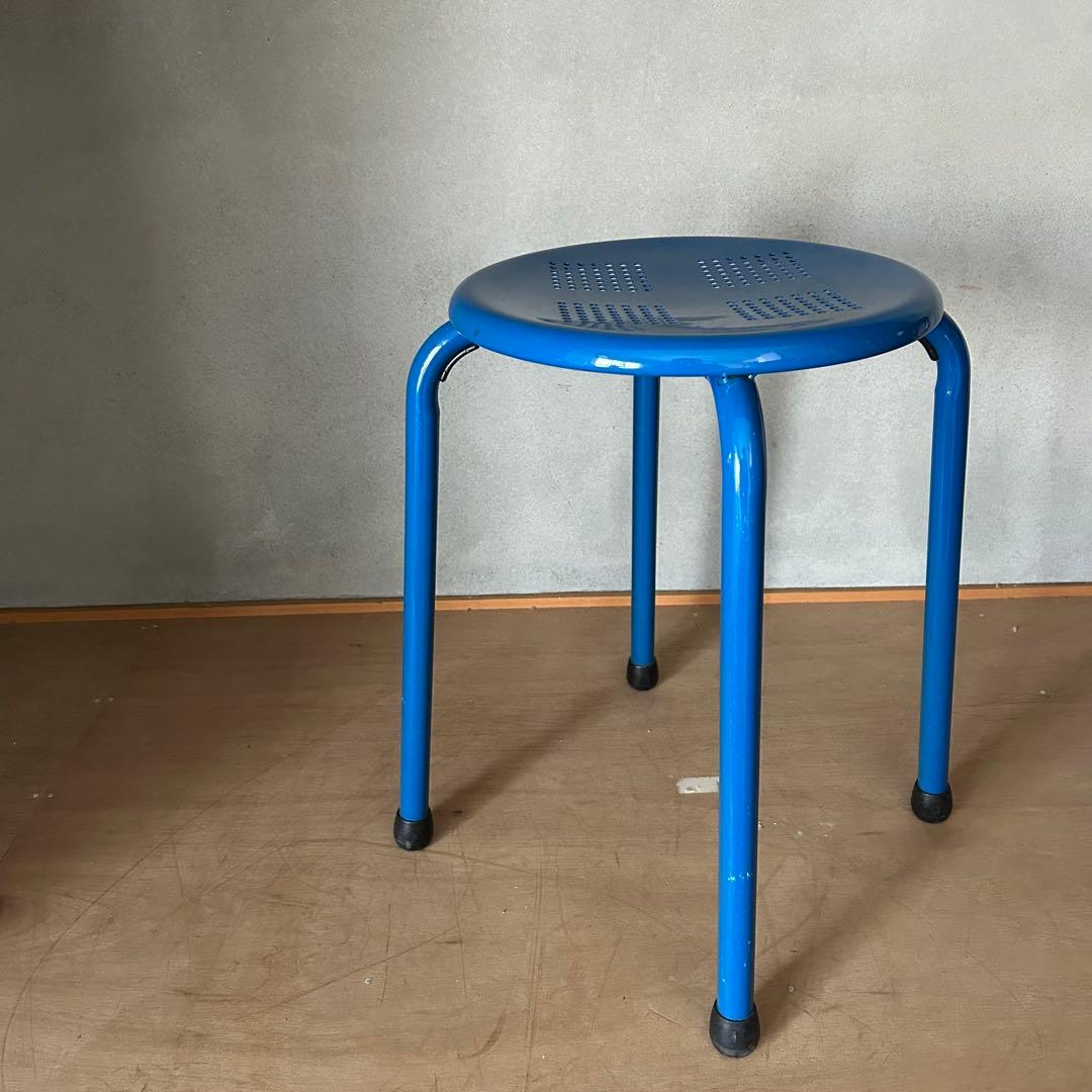 アイアンのスツール 青