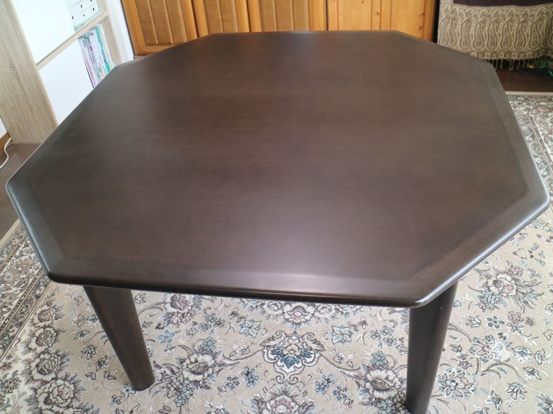 富士ファーニチャー製　ダイニングテーブル