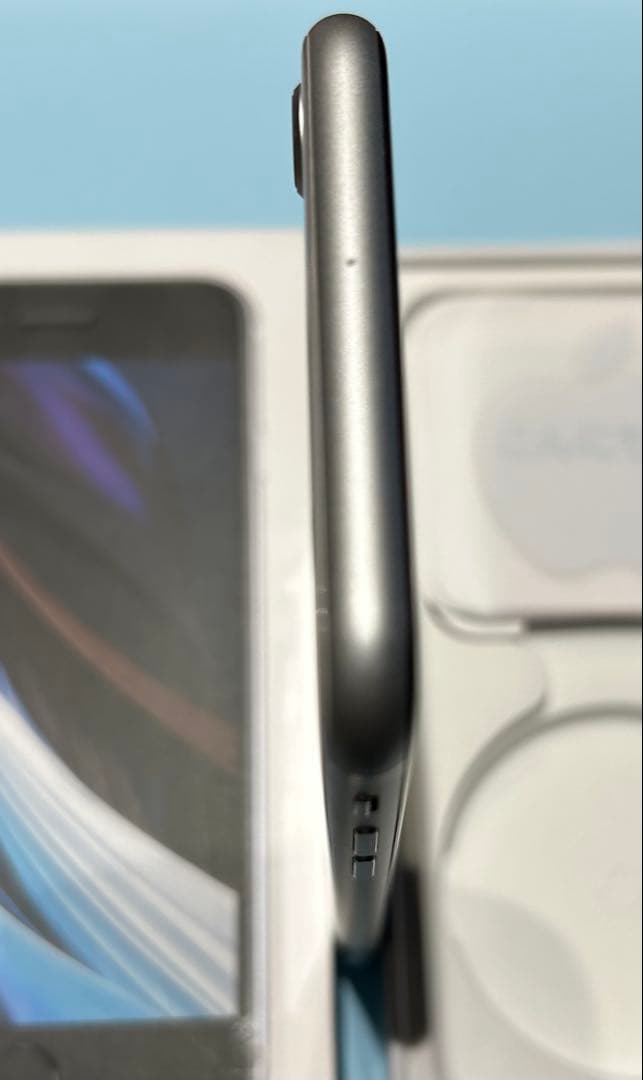 お値下げ！　Apple iPhone SE(2世代) ホワイト 本体　箱あり