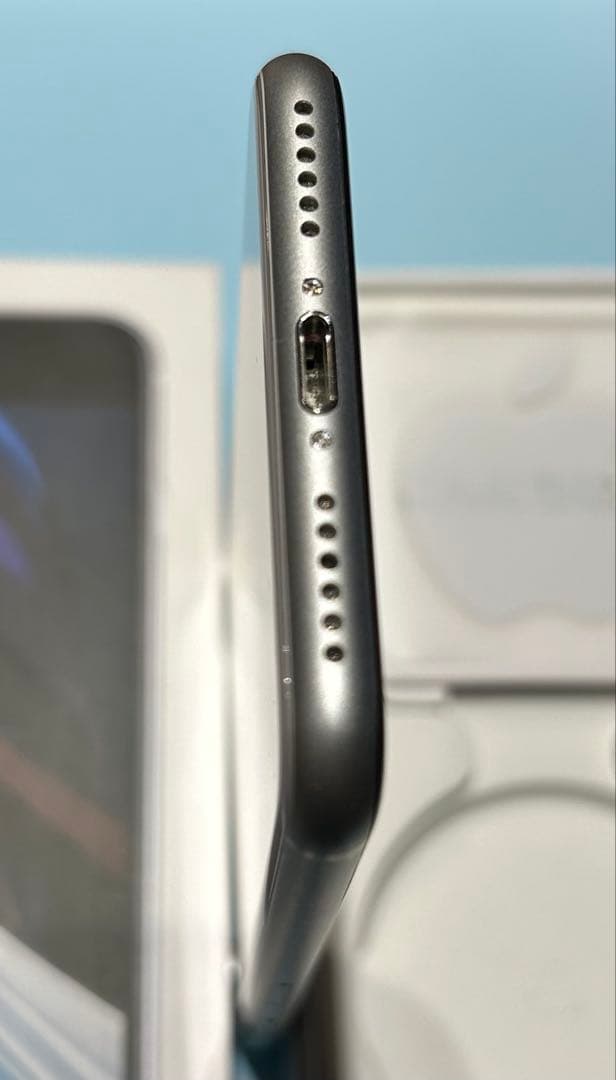 お値下げ！　Apple iPhone SE(2世代) ホワイト 本体　箱あり