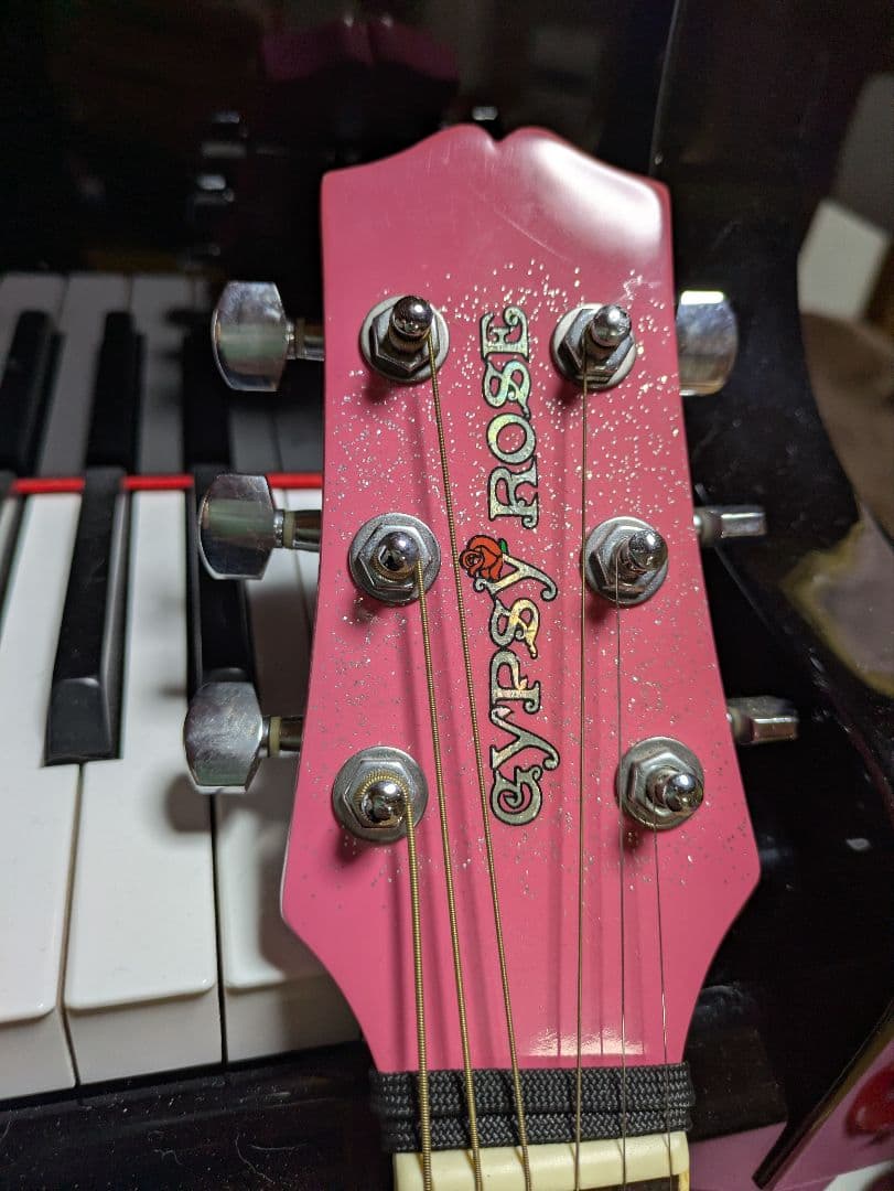 ジプシーローズ　Gypsy Rose ピンクアコースティックギター　ラメ入り