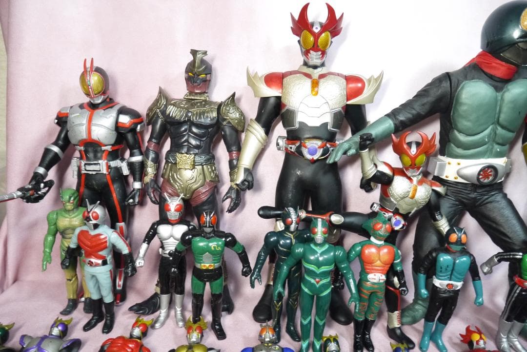ライダーヒーローシリーズ　ビッグサイズソフビフィギュアなど　111体セット