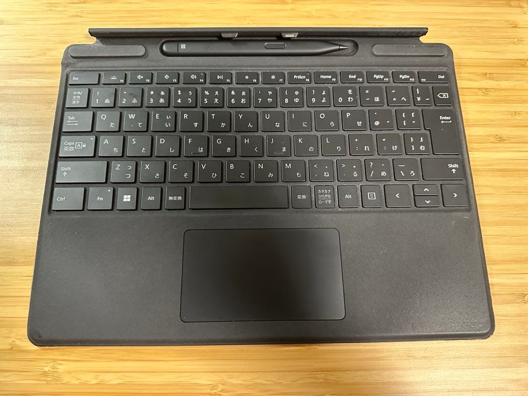Microsoft Surface Pro9 本体とキーボードとタッチペン