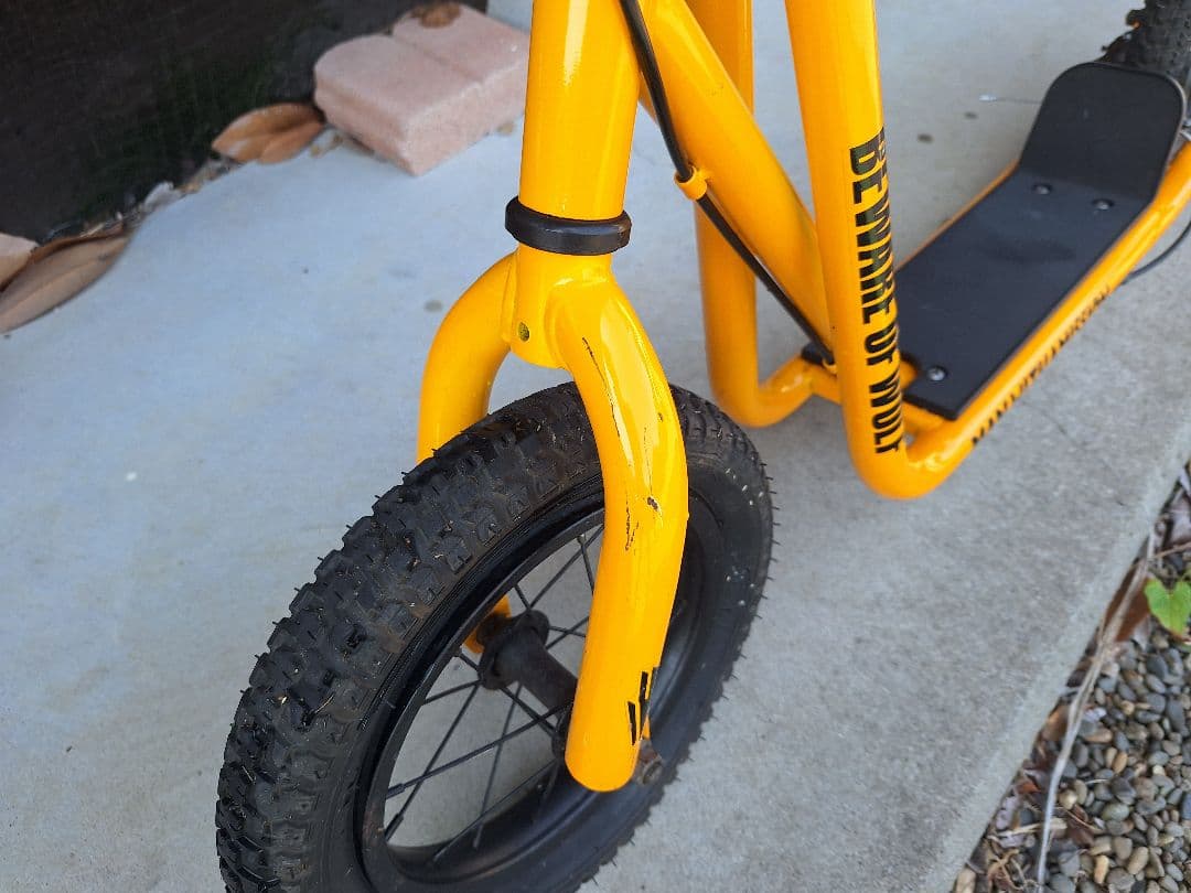 マンウィズ プレミアム バギーキックボード イエロー