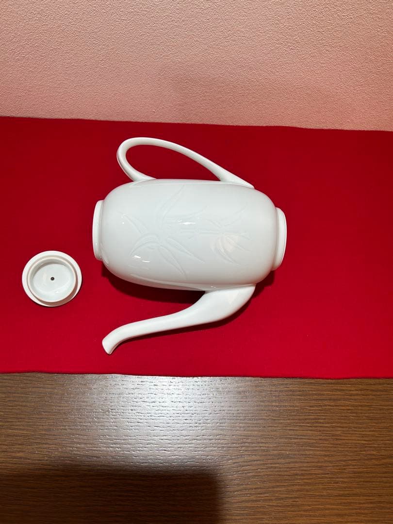 井上萬二作　白磁彫文手付　水指