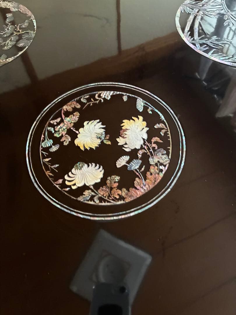 装飾的な黒色円形座卓美品‼️