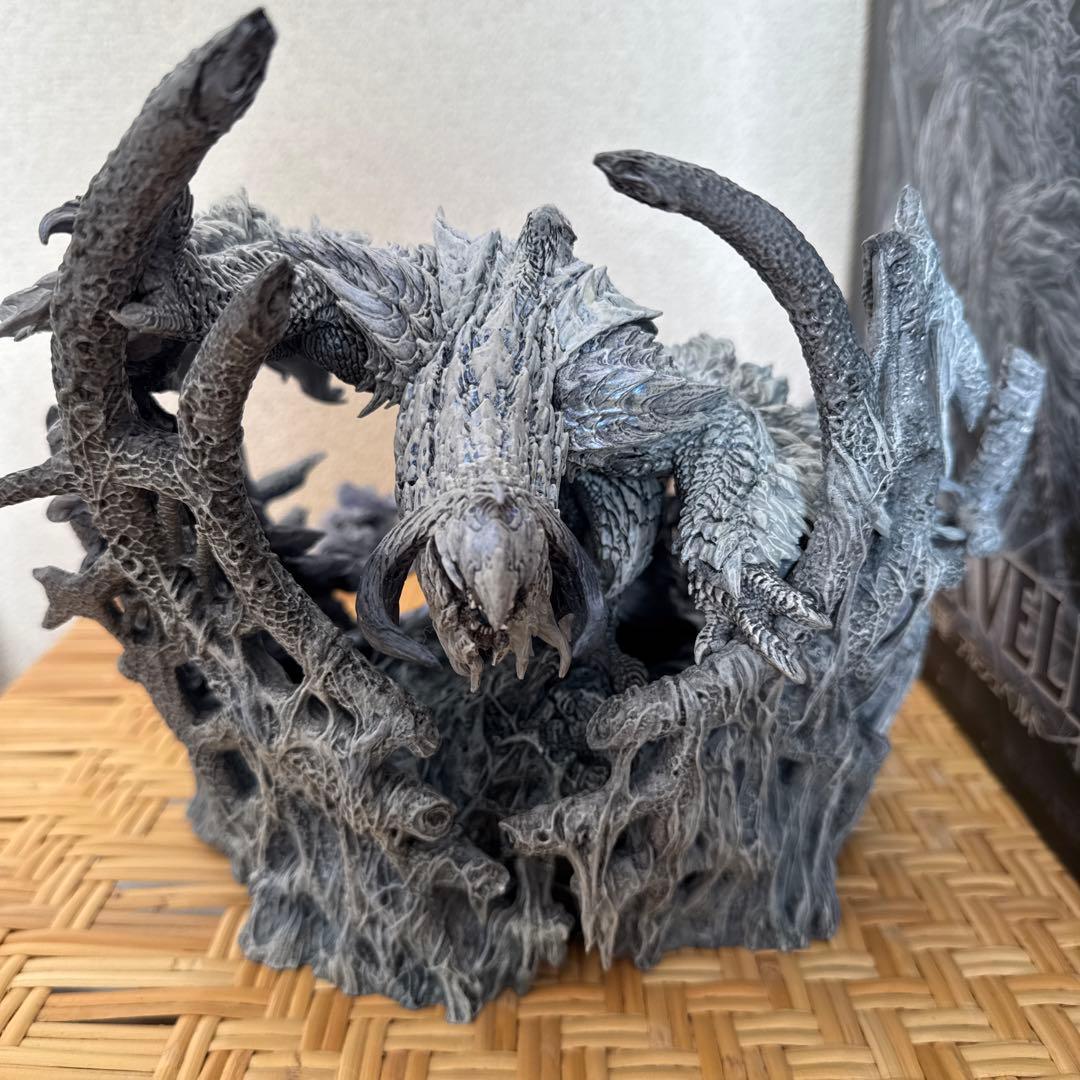 鎖刃竜 アルシュベルド 完成品フィギュア