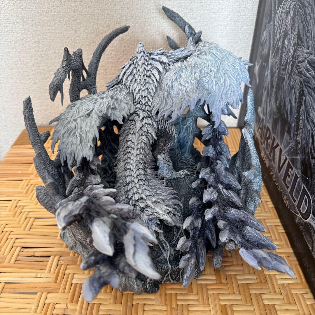 鎖刃竜 アルシュベルド 完成品フィギュア