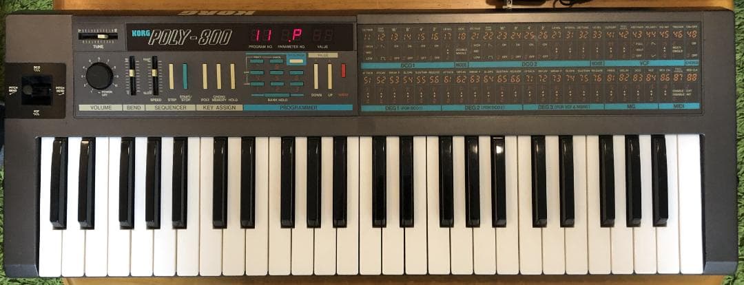 KORG POLY-800 シンセサイザー 完動品 専用ケース付属