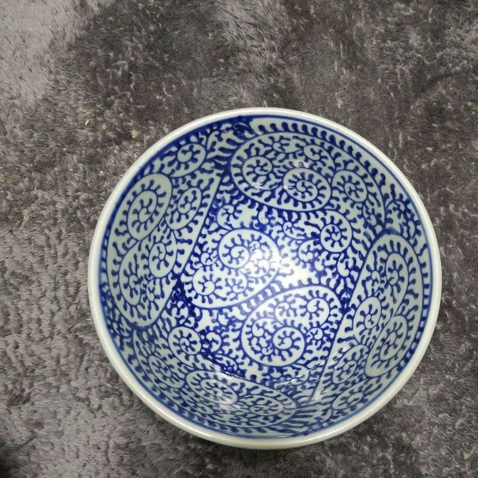 青と白の装飾 足付きボウル古地図蛸唐草高台鉢 たこ唐草 杯洗