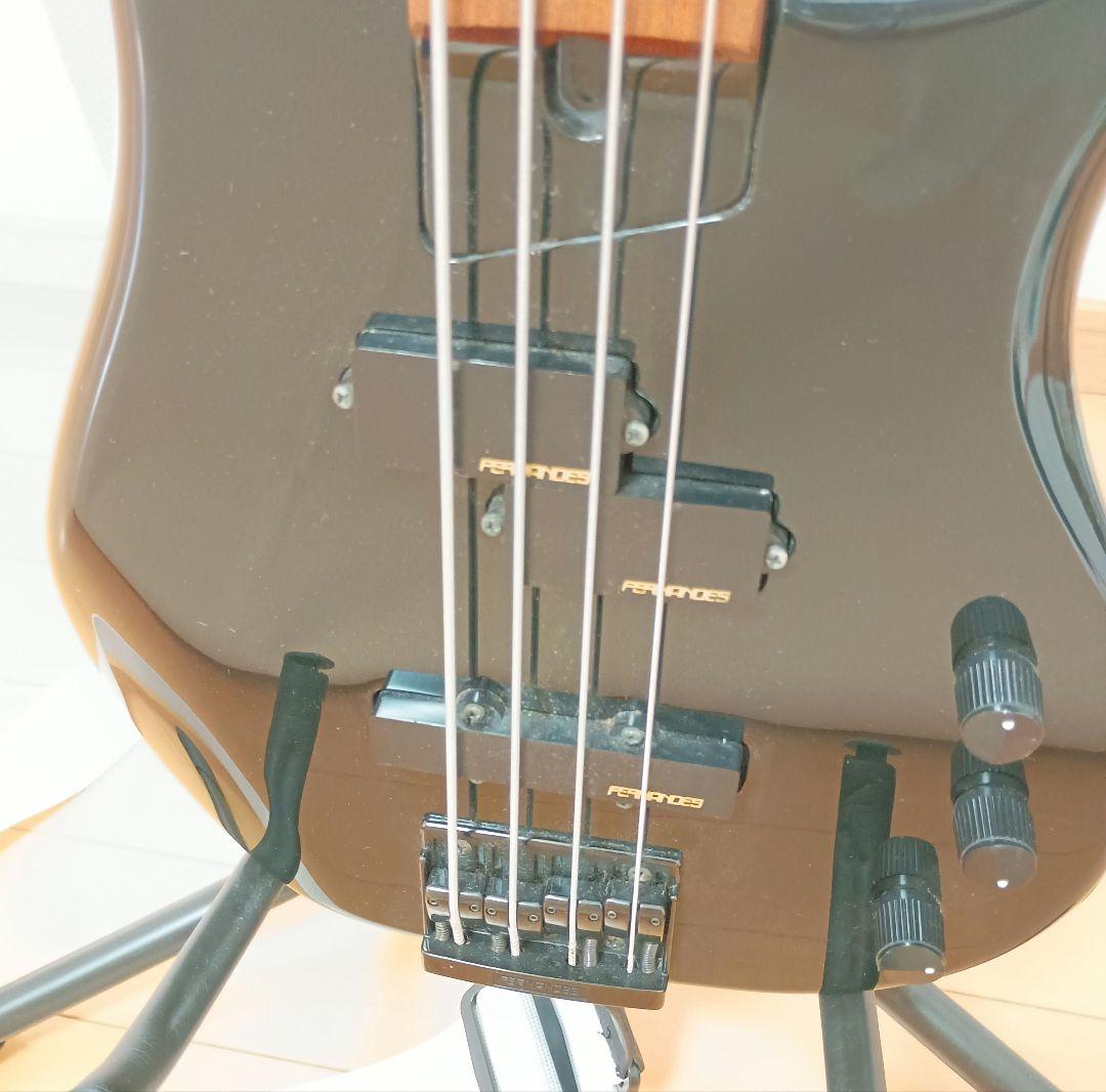 美品☆フェルナンデスのエレキベース！とても弾きやすく鋭い音でズシンとくる楽器☆