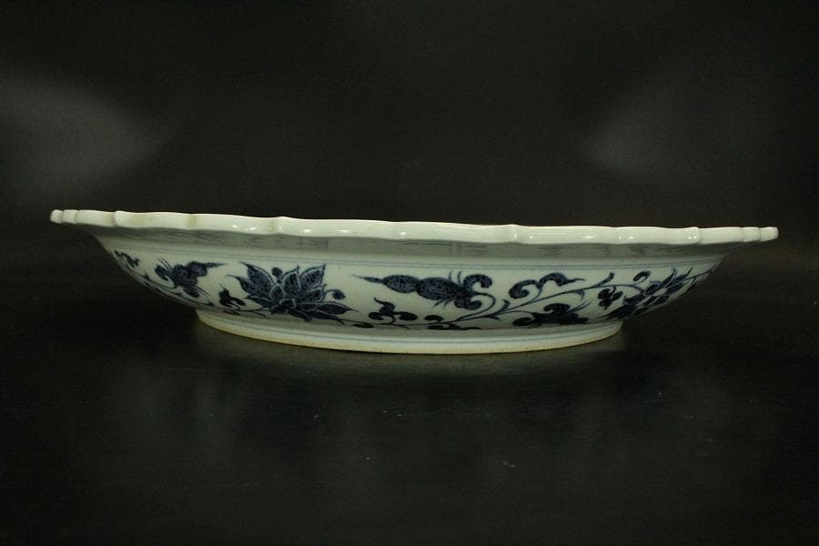 中国美術 青花蓮花紋皿 φ47cm 故宮博物院(ZE472)